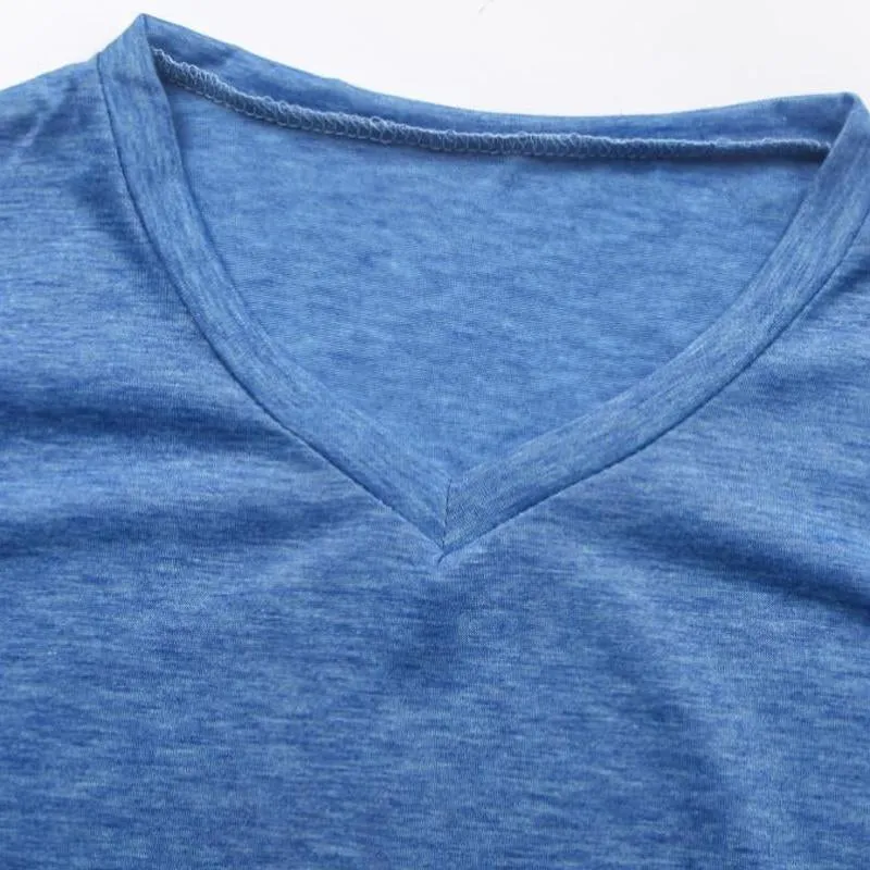 T-shirt à encolure en V en coton vintage