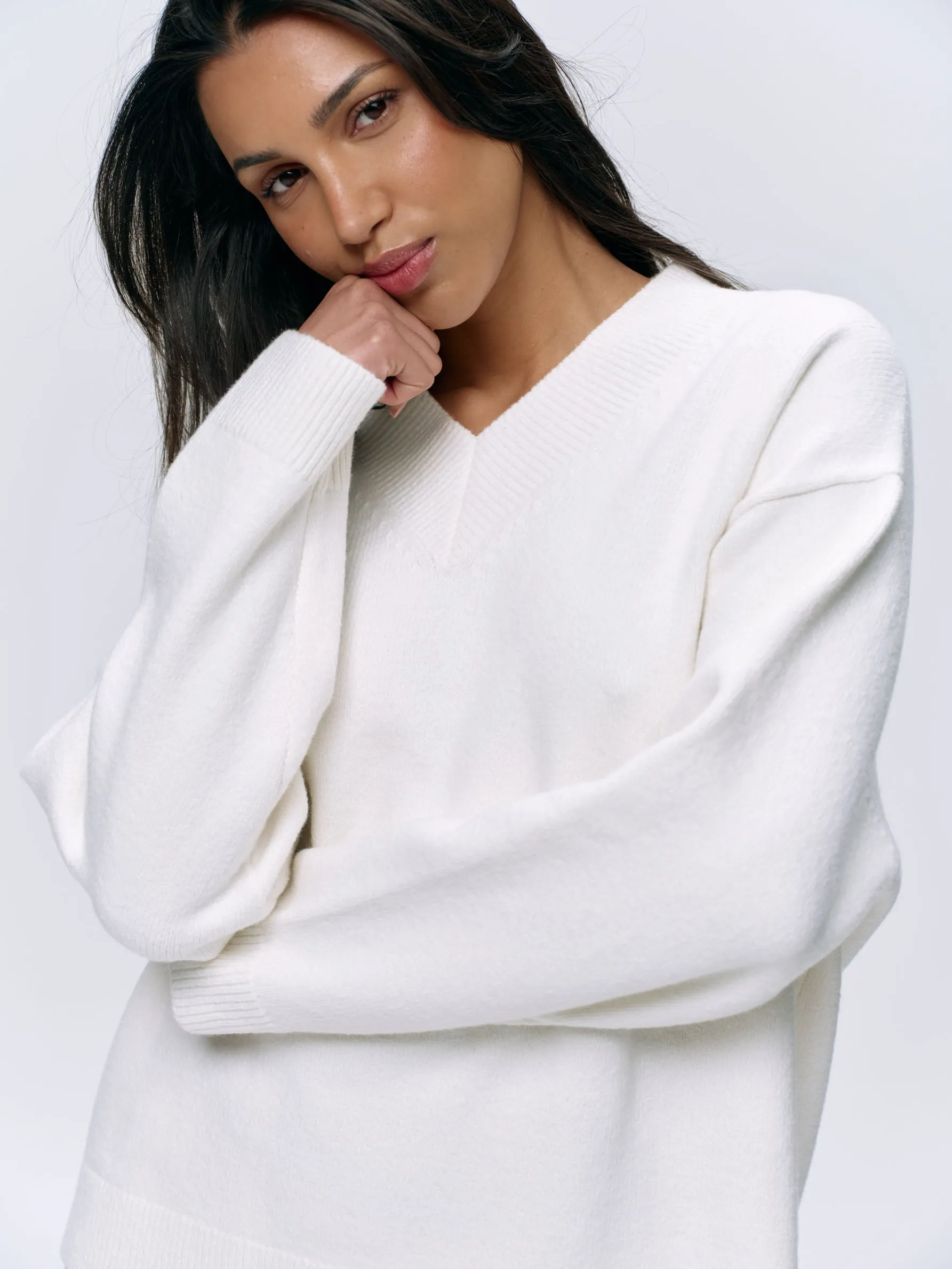 V Neck Oversized Knit Sweatshirt - Cream