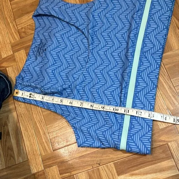 Vineyard Vines Performance 2pc workout outfit bra and shorts