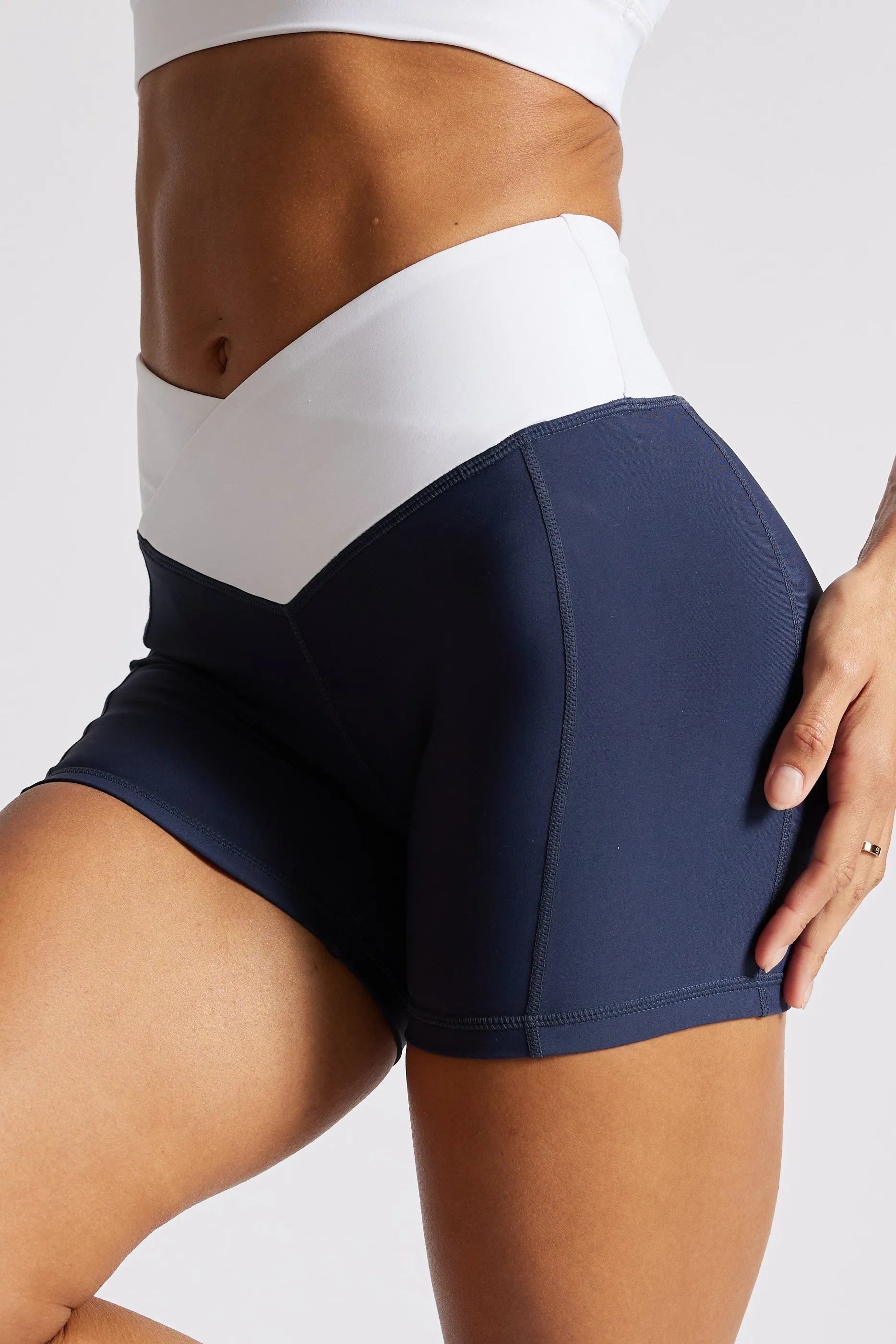VOXY 5" Short V-Cut (Navy)