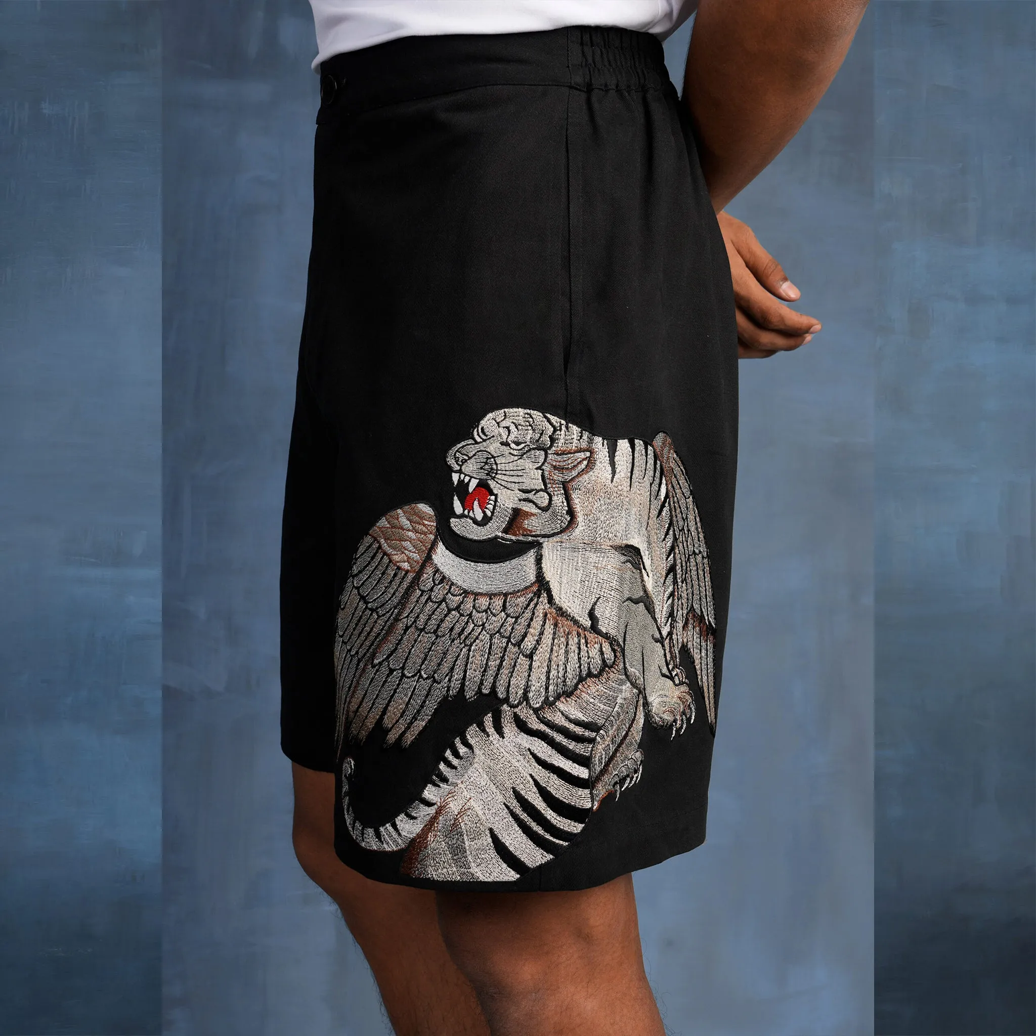 WINGED TIGER EMBROIDERED SHORTS (BLACK)