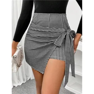 Women Houndstooth Print Belted Overlay Fake Skirt Shorts, Autumn/Winter