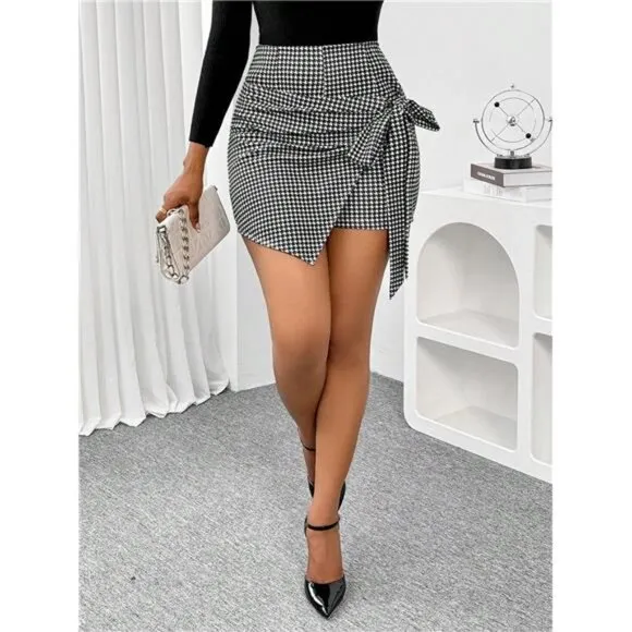 Women Houndstooth Print Belted Overlay Fake Skirt Shorts, Autumn/Winter