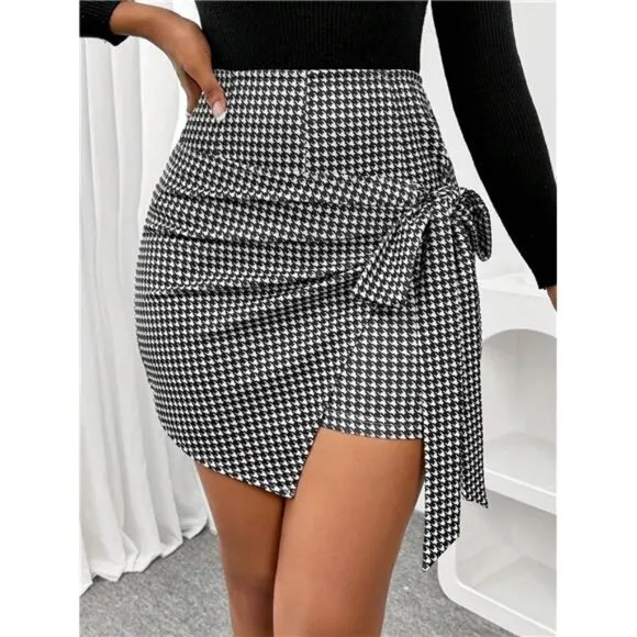Women Houndstooth Print Belted Overlay Fake Skirt Shorts, Autumn/Winter