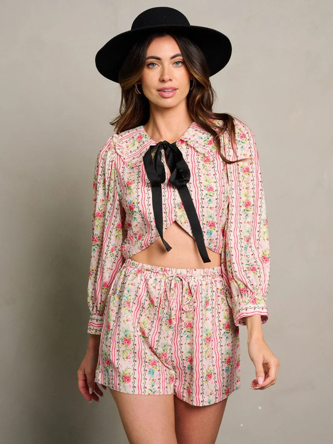 WOMEN'S ELASTIC WAIST FLORAL SHORTS