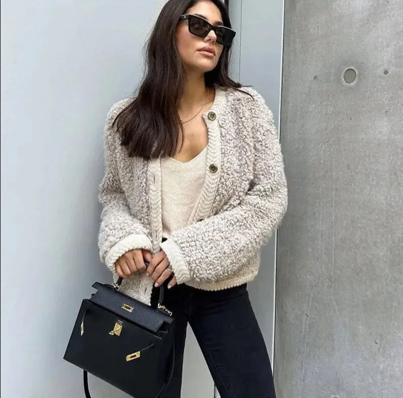 Women's Modern Cropped Sherpa Cardigan with Buttons | Ideal for Autumn/Winter